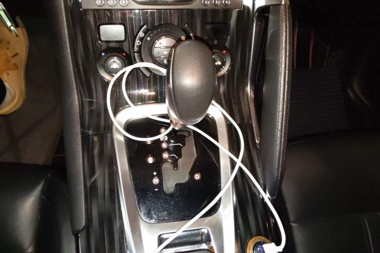 Used Peugeot 3008 2013 1.6THP Automatic Prestige Edition Gear Lever