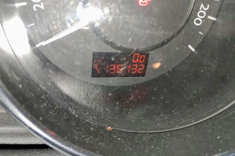 Used Peugeot 3008 2013 1.6THP Automatic Prestige Edition Odometer Close Up