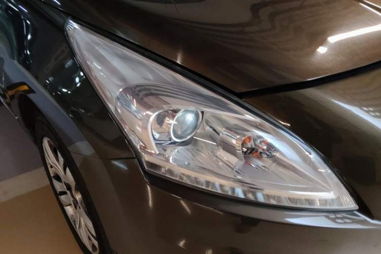 Used Peugeot 3008 2013 1.6THP Automatic Prestige Edition Right Front Headlight