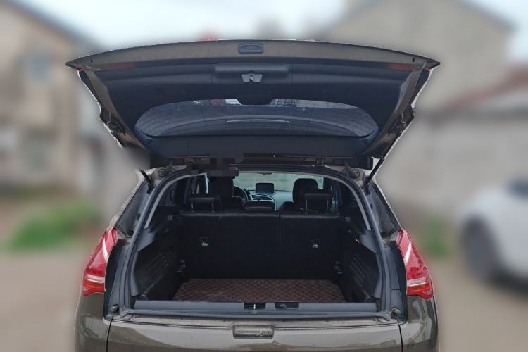 Used Peugeot 3008 2013 2.0L Automatic Trend Edition Trunk