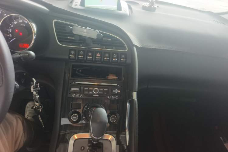 Used Peugeot 3008 2013 1.6THP Automatic Prestige Edition Audio And AC Panel