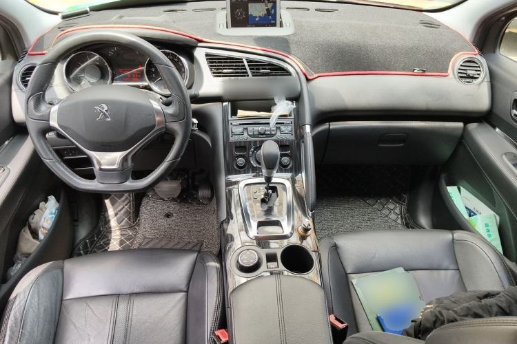 Used Peugeot 3008 2013 1.6THP Automatic Prestige Edition Center Console