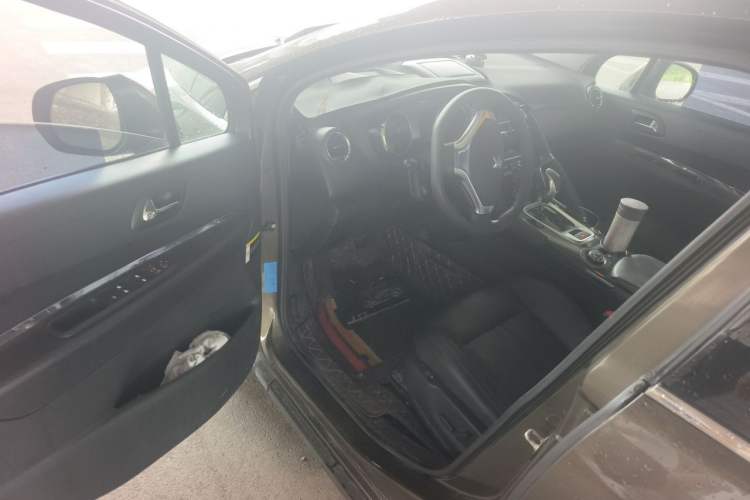 Used Peugeot 3008 2013 1.6THP Automatic Prestige Edition Driver Seat