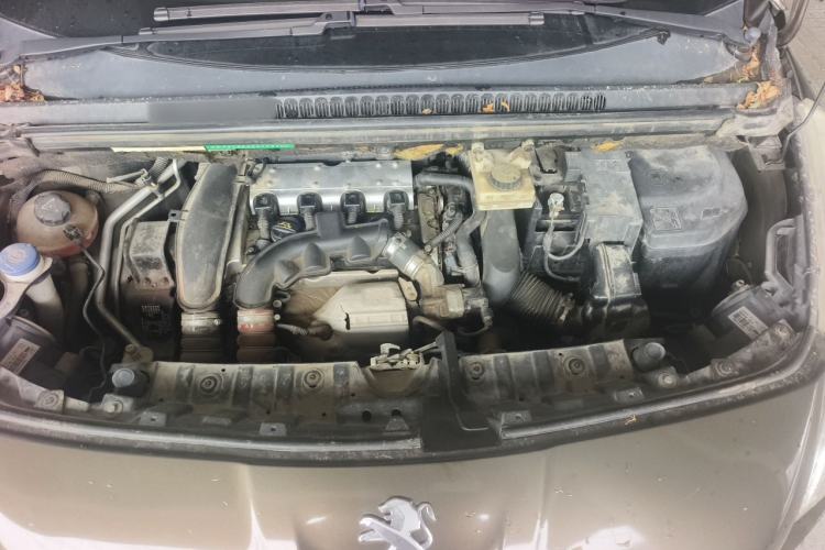Used Peugeot 3008 2013 1.6THP Automatic Prestige Edition Engine Bay