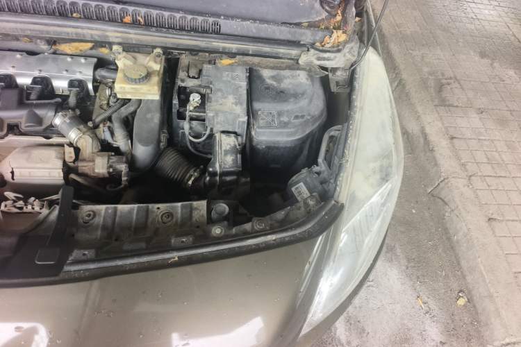 Used Peugeot 3008 2013 1.6THP Automatic Prestige Edition Engine Bay Left