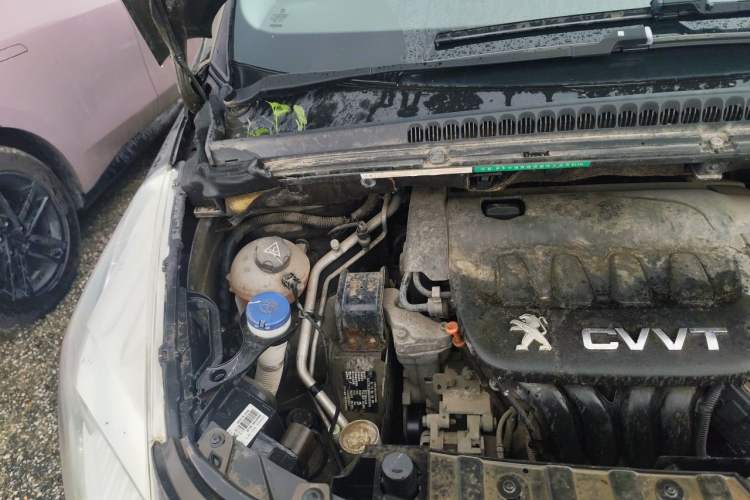 Used Peugeot 3008 2013 2.0L Automatic Trend Edition Engine Bay Right