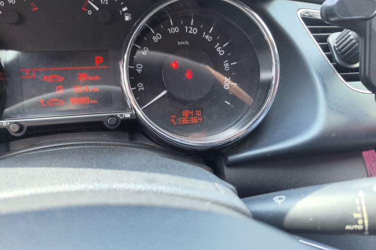 Used Peugeot 3008 2013 1.6THP Automatic Prestige Edition Odometer Close Up