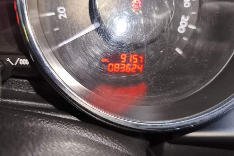 Used Peugeot 3008 2013 2.0L Automatic Trend Edition Odometer Close Up