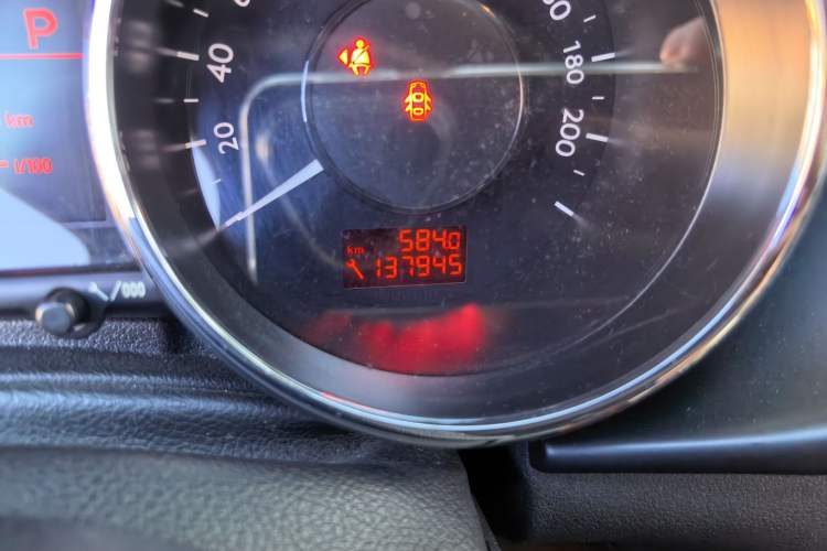 Used Peugeot 3008 2013 2.0L Automatic Trend Edition Odometer Close Up