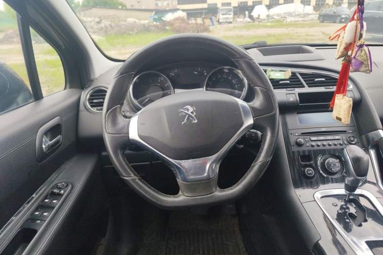 Used Peugeot 3008 2013 2.0L Automatic Trend Edition Steering Wheel