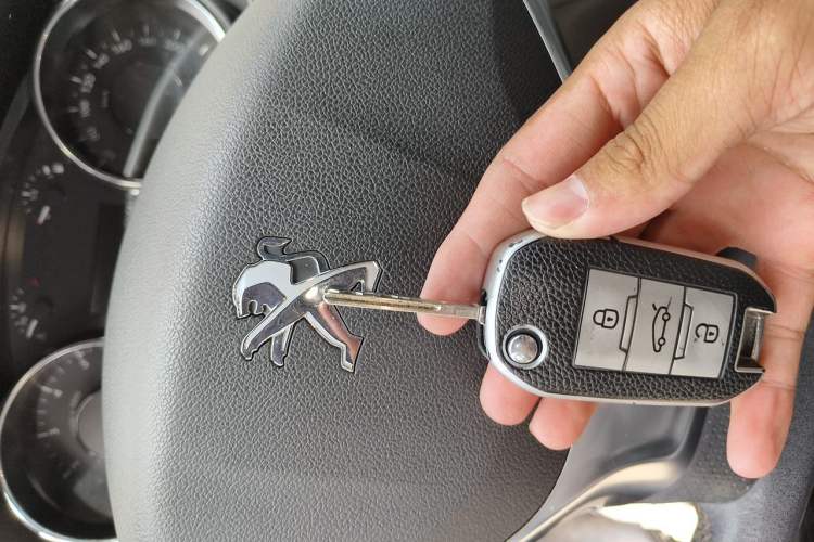 Used Peugeot 3008 2013 1.6THP Automatic Prestige Edition Vehicle Key