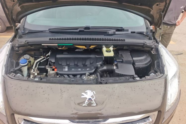 Used Peugeot 3008 2013 2.0L Automatic Trend Edition Engine Bay