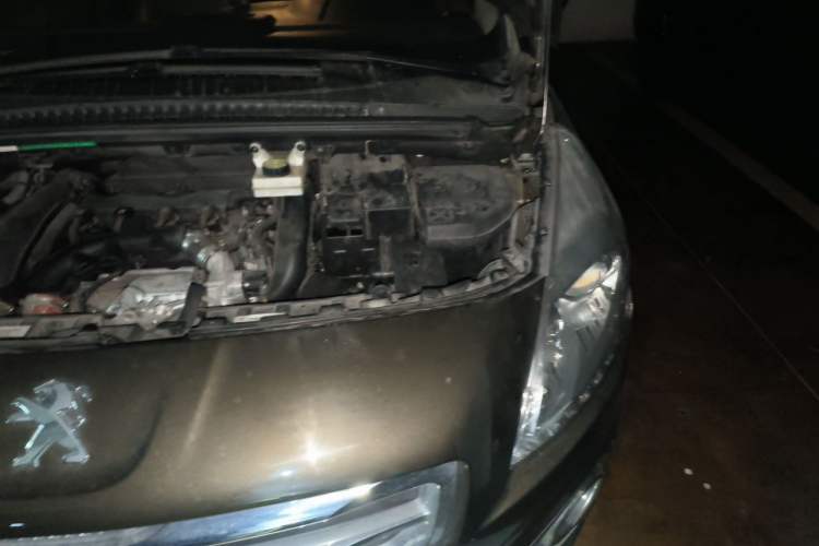 Used Peugeot 3008 2013 1.6THP Automatic Trend Edition Engine Bay Left