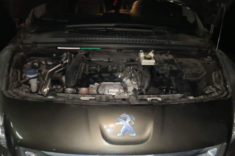 Used Peugeot 3008 2013 1.6THP Automatic Trend Edition Engine Bay