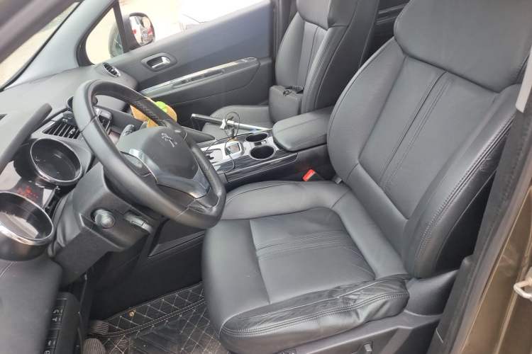 Used Peugeot 3008 2013 2.0L Automatic Trend Edition Left Front Seat