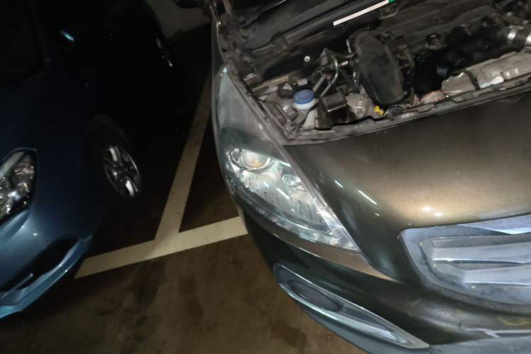 Used Peugeot 3008 2013 1.6THP Automatic Trend Edition Right Front Headlight