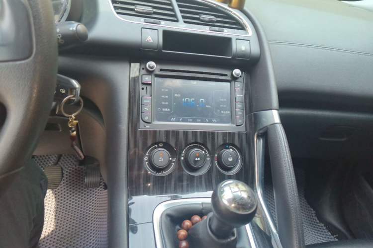 Used Peugeot 3008 2013 2.0L Manual Classic Edition Audio And AC Panel