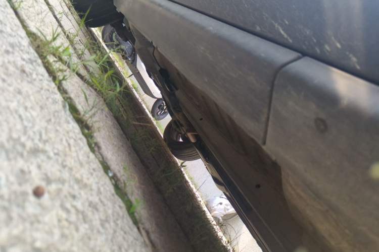 Used Peugeot 3008 2013 2.0L Manual Classic Edition Chassis Front Right
