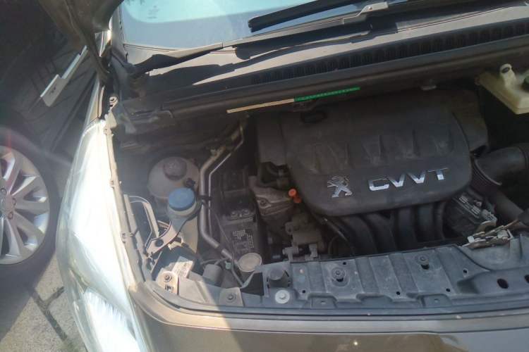 Used Peugeot 3008 2013 2.0L Manual Classic Edition Engine Bay Right