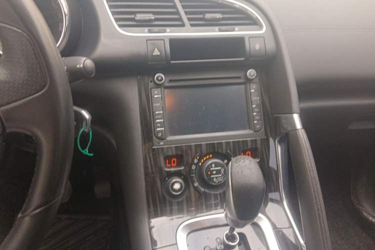 Used Peugeot 3008 2013 1.6THP Automatic Trend Edition Audio And AC Panel