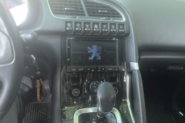 Used Peugeot 3008 2013 1.6THP Automatic Prestige Edition Audio And AC Panel
