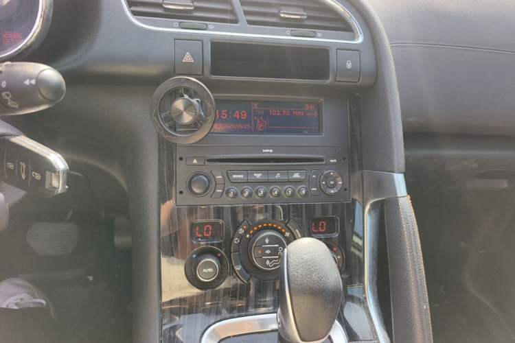 Used Peugeot 3008 2013 2.0L Automatic Trend Edition Audio And AC Panel