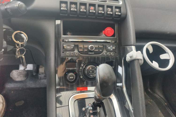 Used Peugeot 3008 2013 1.6THP Automatic Prestige Edition Audio And AC Panel