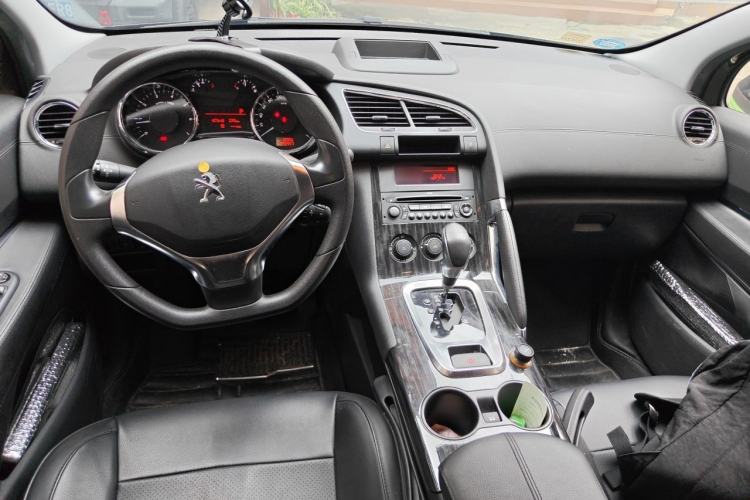 Used Peugeot 3008 2013 2.0L Automatic Classic Edition Center Console