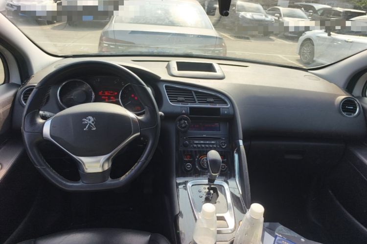 Used Peugeot 3008 2013 2.0L Automatic Trend Edition Center Console