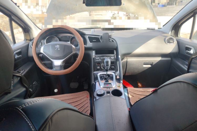 Used Peugeot 3008 2013 1.6THP Automatic Trend Edition Center Console