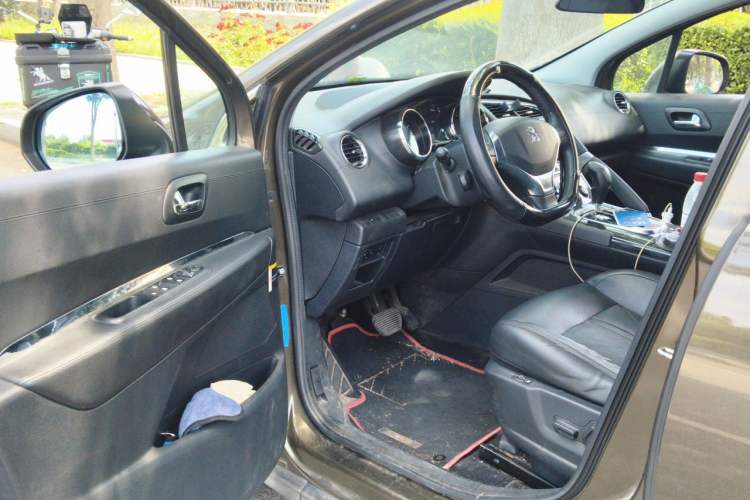 Used Peugeot 3008 2013 1.6THP Automatic Prestige Edition Driver Seat