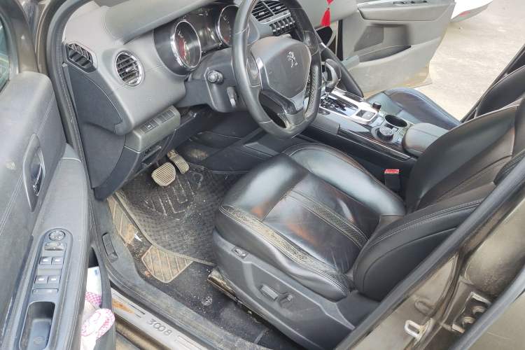 Used Peugeot 3008 2013 1.6THP Automatic Prestige Edition Driver Seat
