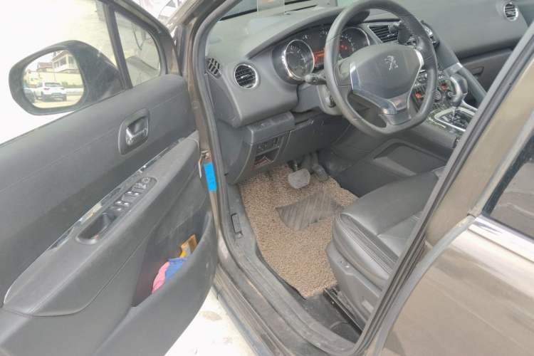 Used Peugeot 3008 2013 1.6THP Automatic Prestige Edition Driver Seat