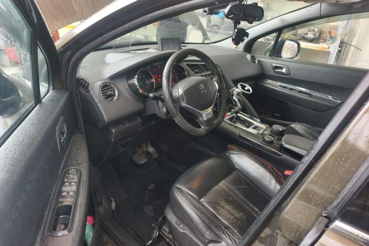 Used Peugeot 3008 2013 1.6THP Automatic Prestige Edition Driver Seat