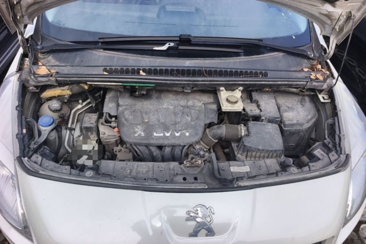 Used Peugeot 3008 2013 2.0L Automatic Trend Edition Engine Bay
