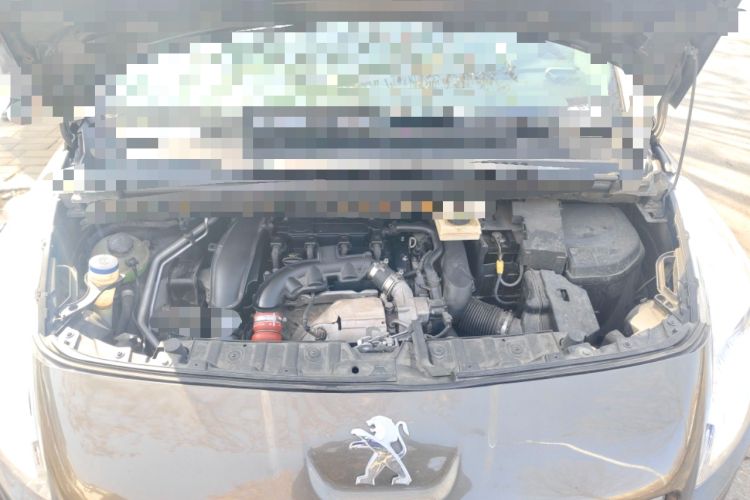 Used Peugeot 3008 2013 1.6THP Automatic Trend Edition Engine Bay