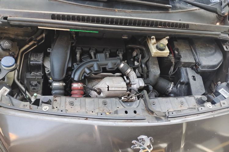 Used Peugeot 3008 2013 1.6THP Automatic Prestige Edition Engine Bay