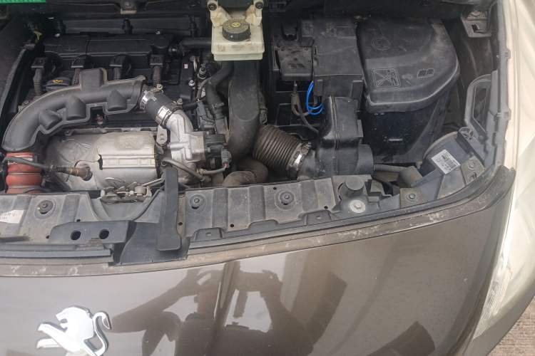Used Peugeot 3008 2013 1.6THP Automatic Trend Edition Engine Bay Left