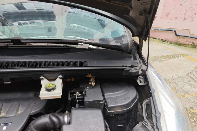Used Peugeot 3008 2013 2.0L Automatic Classic Edition Engine Bay Left