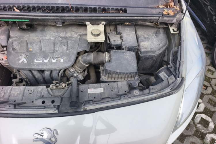 Used Peugeot 3008 2013 2.0L Automatic Trend Edition Engine Bay Left