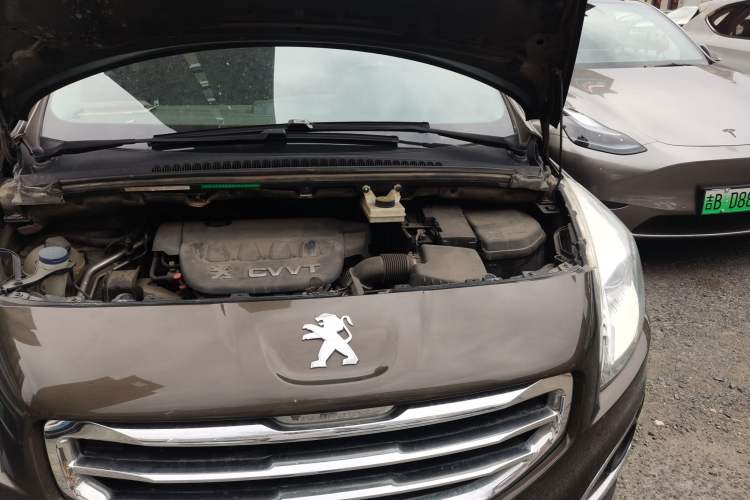 Used Peugeot 3008 2013 2.0L Automatic Trend Edition Engine Bay Left