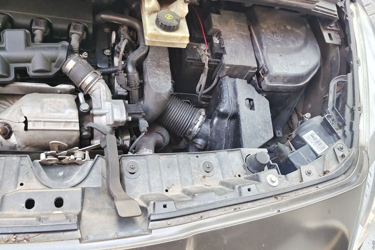 Used Peugeot 3008 2013 1.6THP Automatic Prestige Edition Engine Bay Left