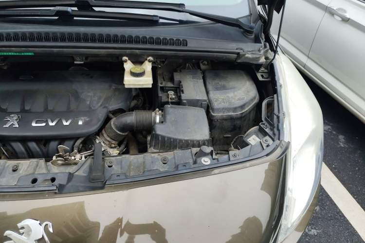 Used Peugeot 3008 2013 2.0L Automatic Trend Edition Engine Bay Left