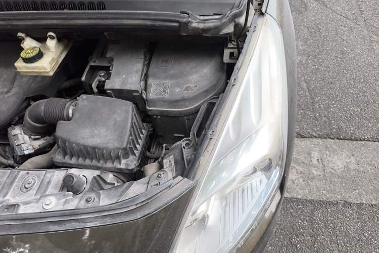 Used Peugeot 3008 2013 2.0L Automatic Trend Edition Engine Bay Left