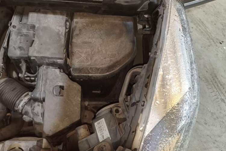 Used Peugeot 3008 2013 1.6THP Automatic Prestige Edition Engine Bay Left