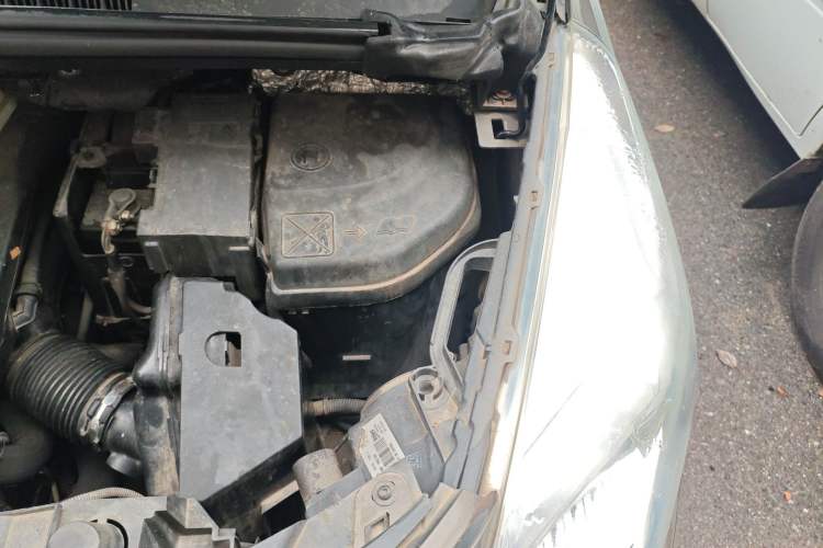 Used Peugeot 3008 2013 1.6THP Automatic Trend Edition Engine Bay Left