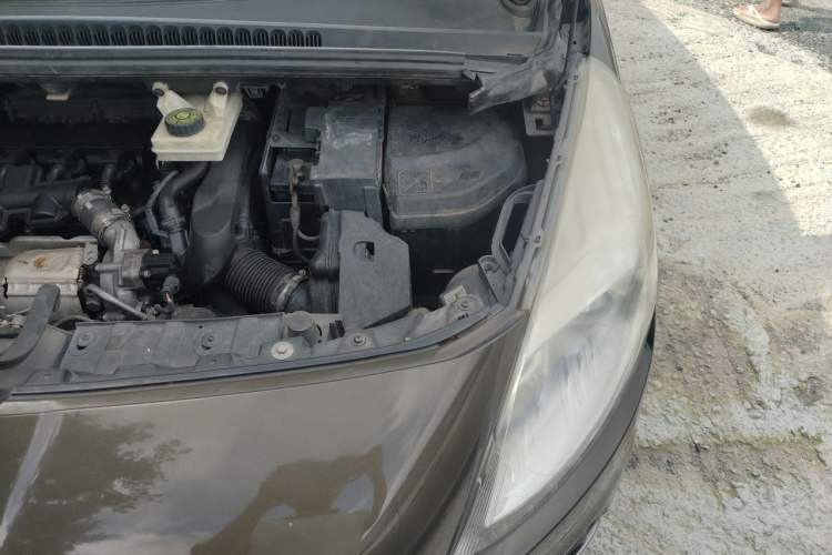 Used Peugeot 3008 2013 1.6THP Automatic Trend Edition Engine Bay Left