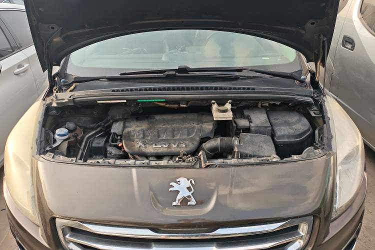 Used Peugeot 3008 2013 2.0L Automatic Trend Edition Engine Bay