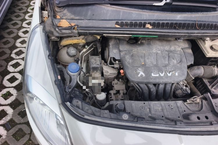 Used Peugeot 3008 2013 2.0L Automatic Trend Edition Engine Bay Right