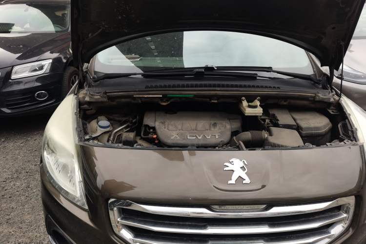 Used Peugeot 3008 2013 2.0L Automatic Trend Edition Engine Bay Right